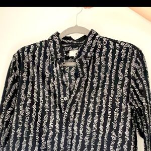 Club Monaco button down, size small, slim fit. 100% cotton.